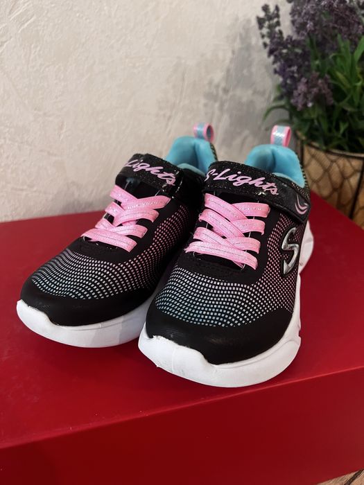 Обувки Skechers S light Светещи