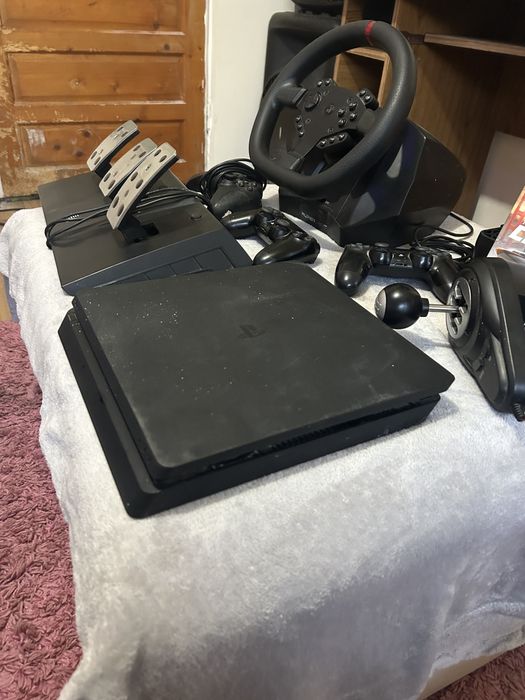 Vand ps 4 slim 1 tb +volan cu schimbator si pedale