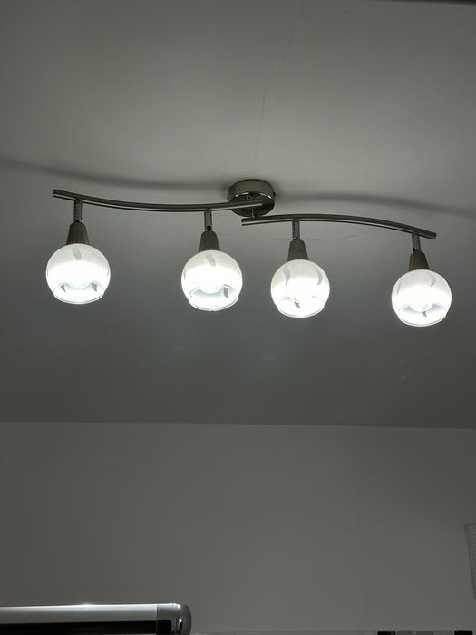 Lustra tip candelabru