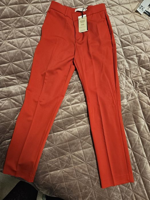 Стилен нов панталон Mango