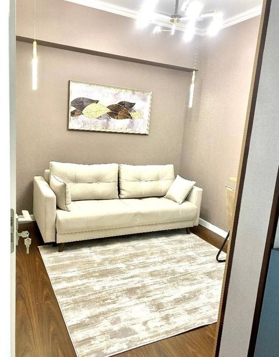 Yashnobod Kadesheva bozori Olmos metrosi yaqinida kvartira bor