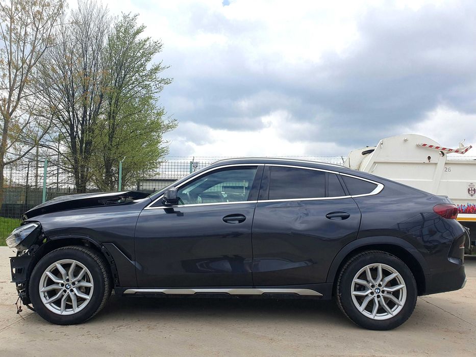 BMW X6. 4.0i, XDrive, Hibryd, fabricatie 2022 inmatriculat RO avariat