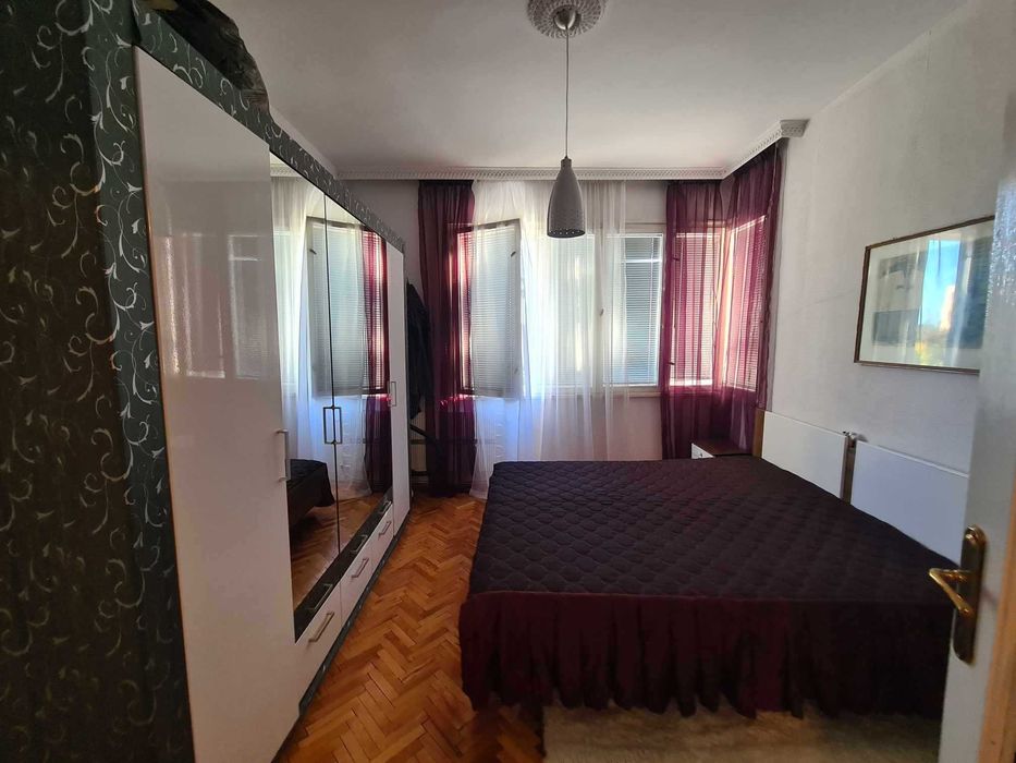 Продава се Тристаен апартамент в Хасково, Възраждане - 90 кв.м за 924 €/кв.м - Снимка #2