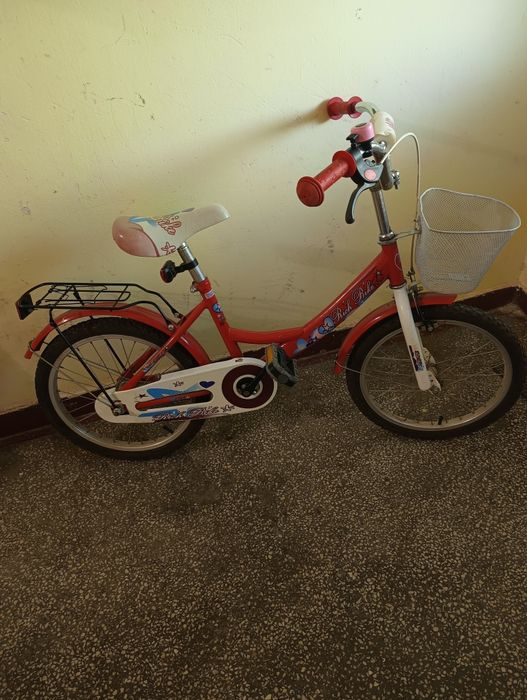 Vând 2 biciclete cu roți pe 16 cea cu brioșe și cea roșie cu roți pe 18