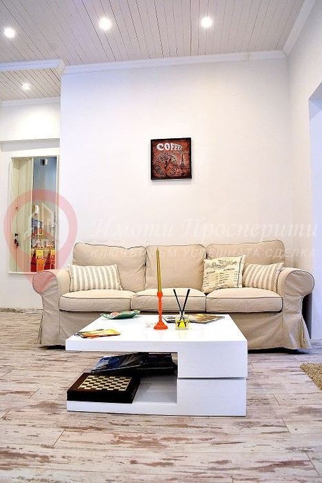 Дава се под наем Двустаен апартамент в София, Център - 50 кв.м за 699 € - Снимка #1