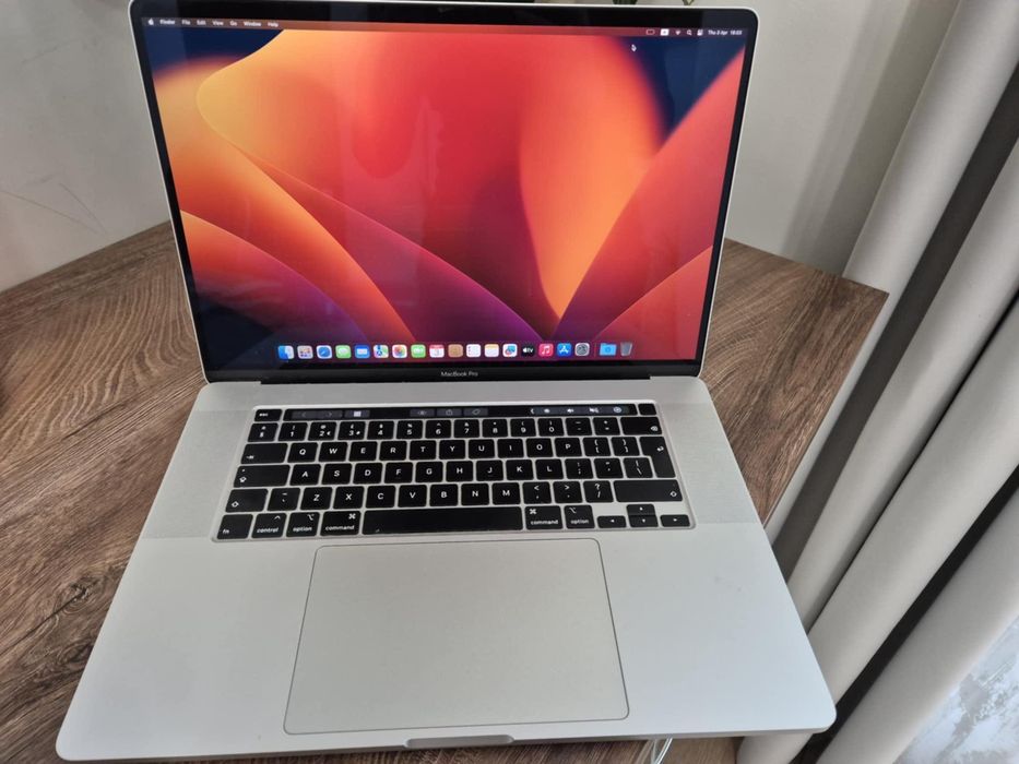 Apple MacBook Pro 2019 Touch Bar