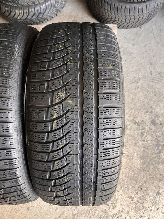 2 anvelope iarna 245/50/18 , nokian !