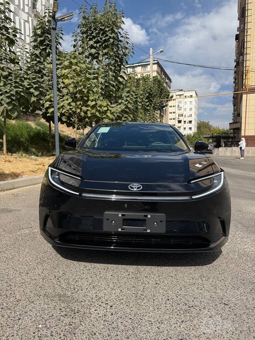 Toyota BZ5 yangi 0 probeg aformleniyaga tayyor