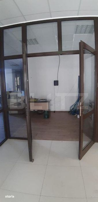 Spatiu prestari servicii, parter, strada principala, 220 mp, Obcini
