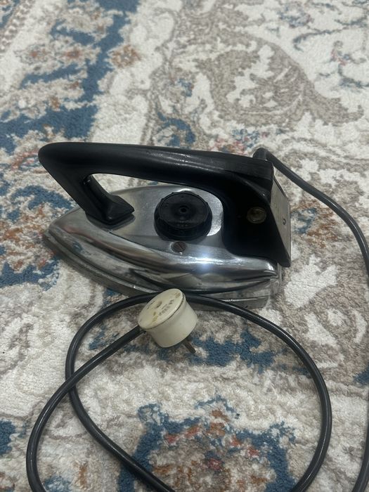 продам утюги б/у