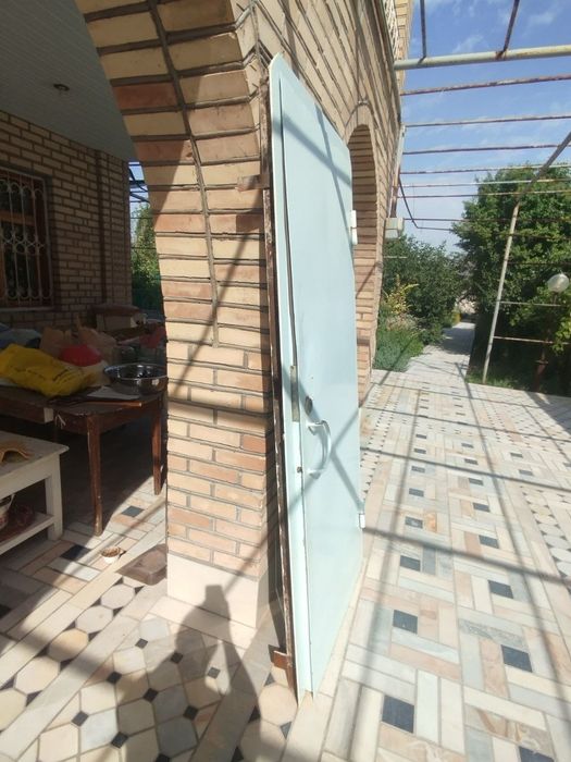 Продам железную дверь. Размеры на фото.