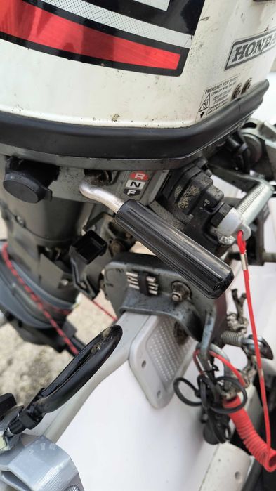 Надуваема лодка Зандер 3,30 с двигател и колесар.