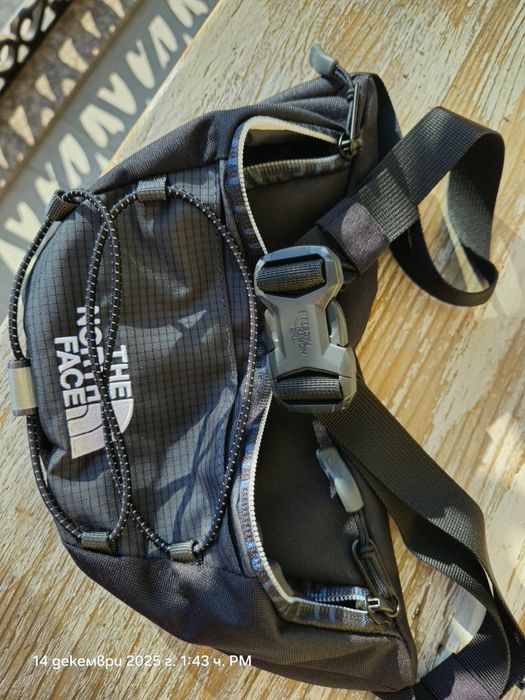 Чантичка за носене през кръста или през рамо