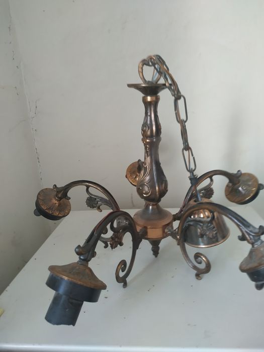 Продаю люстру бронза