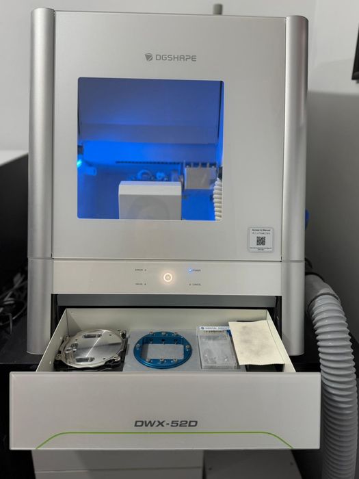 Masina de Frezat zirconiu Roland DWX-52D 5AXE + SOFT Hyperdent