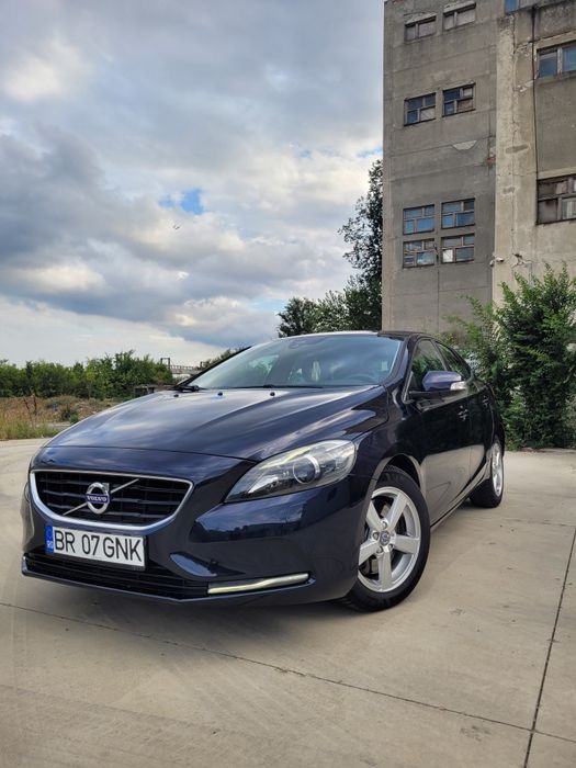 VOLVO V40 2016 — imagine 1