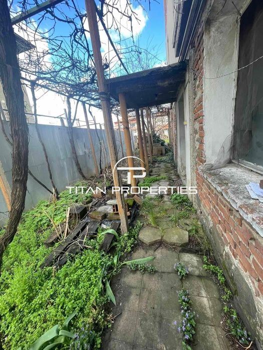Продава се Четиристаен апартамент в Пловдив, Прослав - 352 кв.м за 232 €/кв.м - Снимка #13