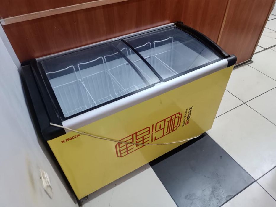 Морозильник 338 л желтый