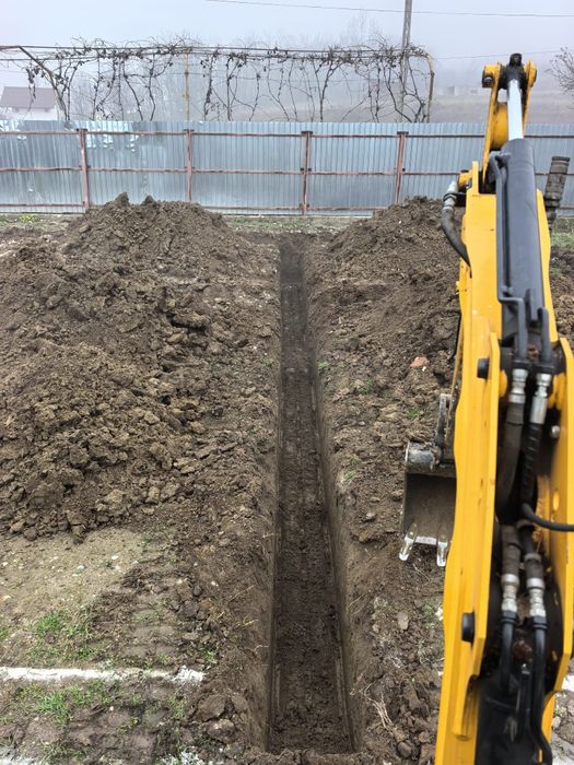 Miniexcavator de închiriat