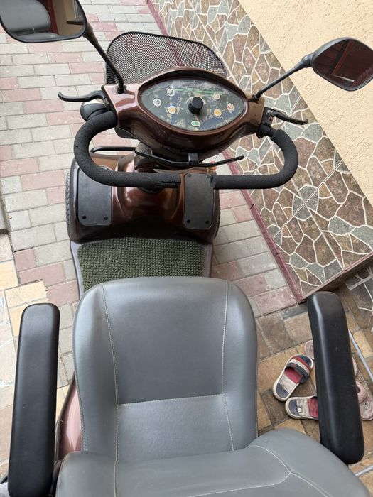 Scuter electric 4 roti
