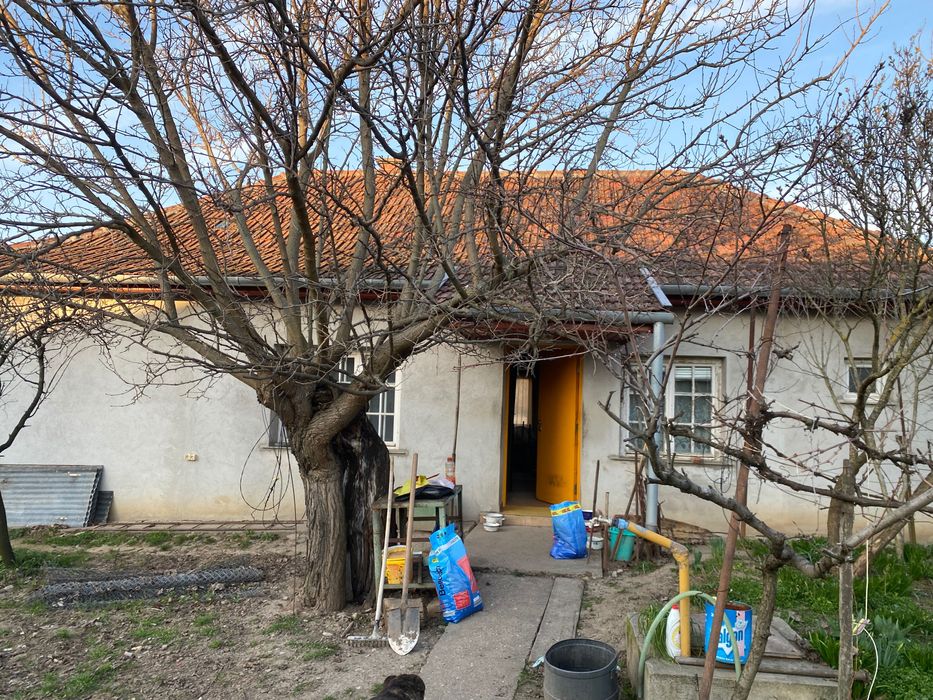 Casa cu teren de vânzare