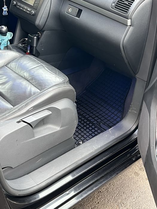 Vând Volkswagen Touran