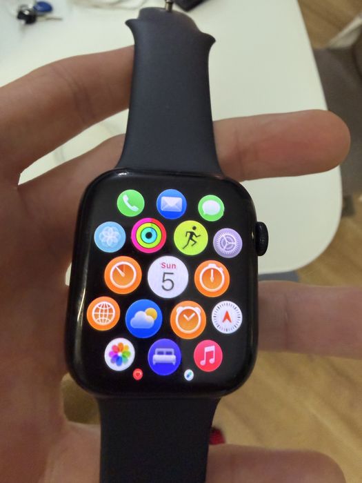 Apple Watch Series 9 Cellular 45mm + bratara Milanese originala