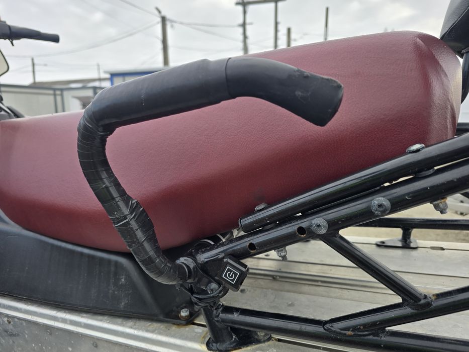 Snowmobil Polaris(Nu SkiDo, BRP, Yamaha)