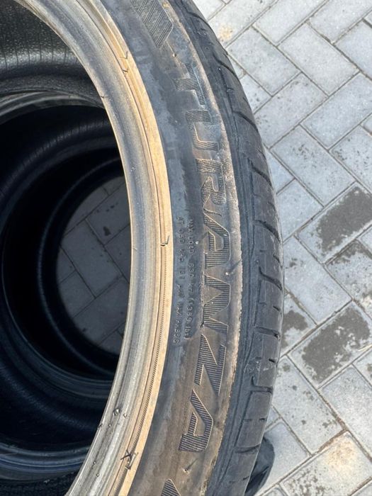 Продам комплект шин 235х35х19