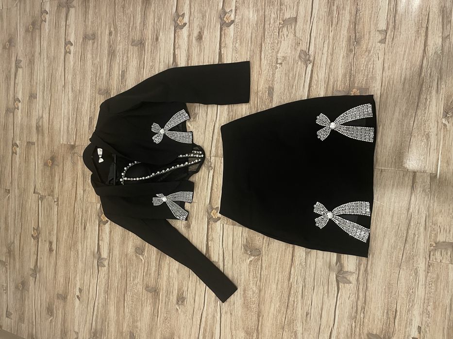 Compleu top fusta si sacou