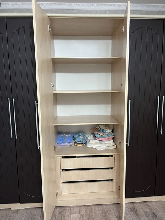 Большой шкаф Б/у