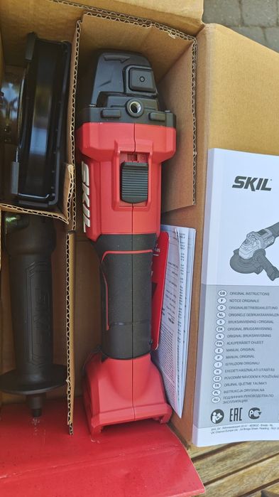 Polizor unghiular, pe acumulator, 20 V, Skil XP AG1E3930CB, motor fara perii, 8500 rpm, 125 mm