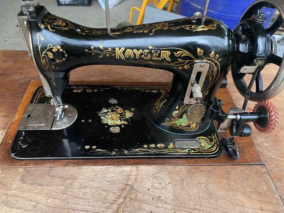 Masina de cusut Kayser