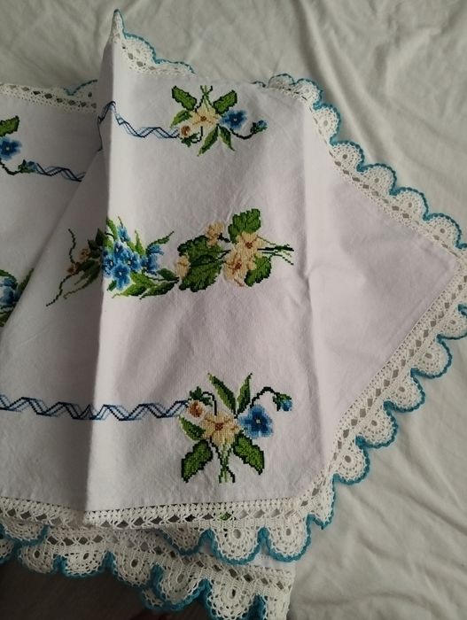 Traversă masă  cusută manual