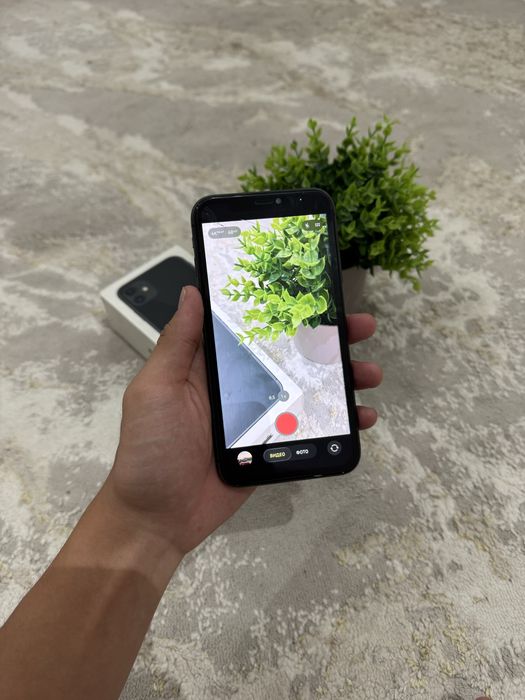 Продам iPhone 11