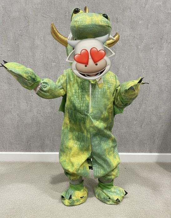 Продам костюмы детские.