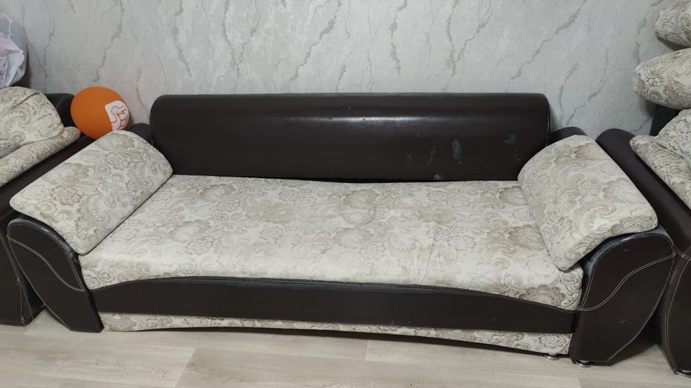 Продам диван,самовывоз