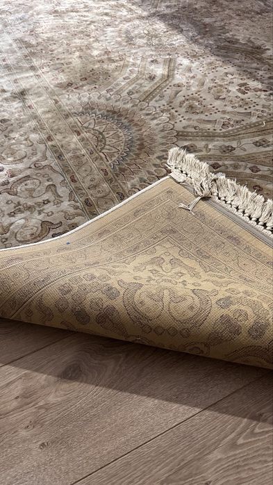 Иранский дорогой ковер