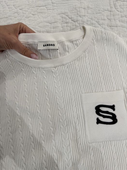 Пуловер Sandro в бяло