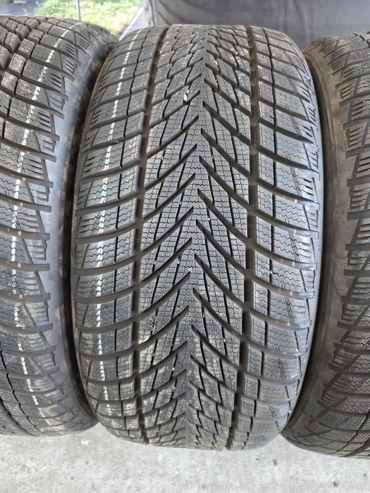 225/40/18 Goodyear 4бр