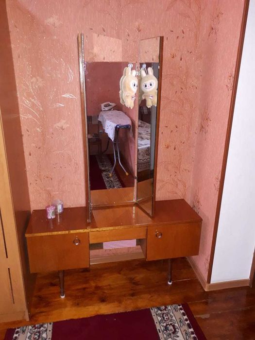 Зеркало трюмо для дома