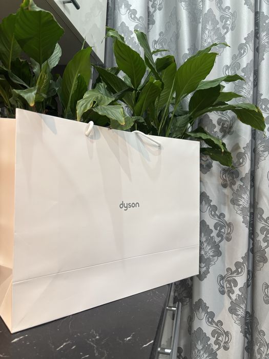 Подарочные пакеты Dyson