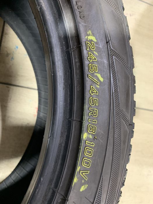 Set 245 45 18 de iarnă