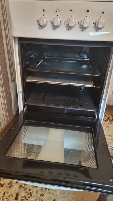 Продам газовую плиту