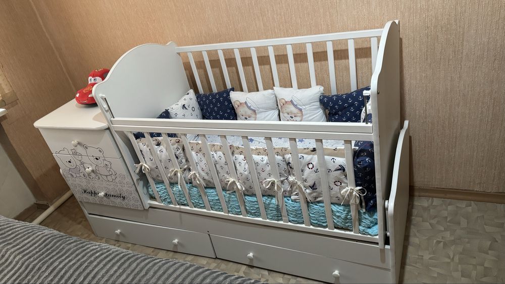 Детская кроватка