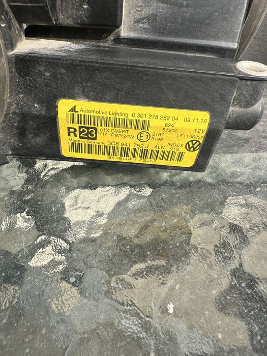 Vw Passat CC десен фар Ое