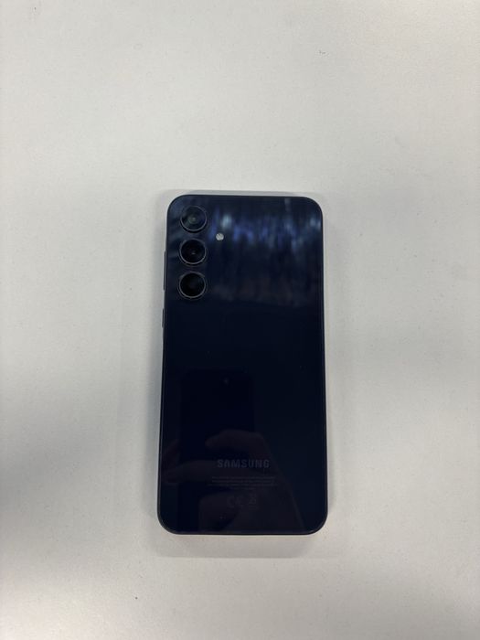samsung A35  в хорошем состония