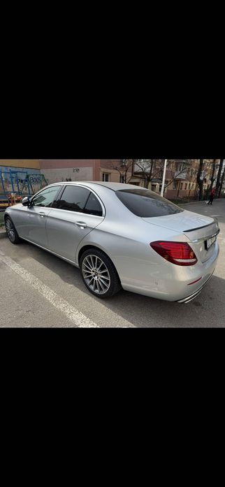 Vând Mercedes Clasa E