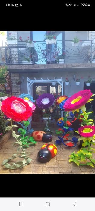 De vanzare ornamente.