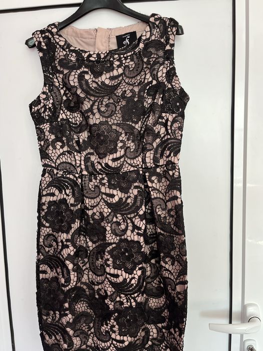 Черна дантелена рокля S